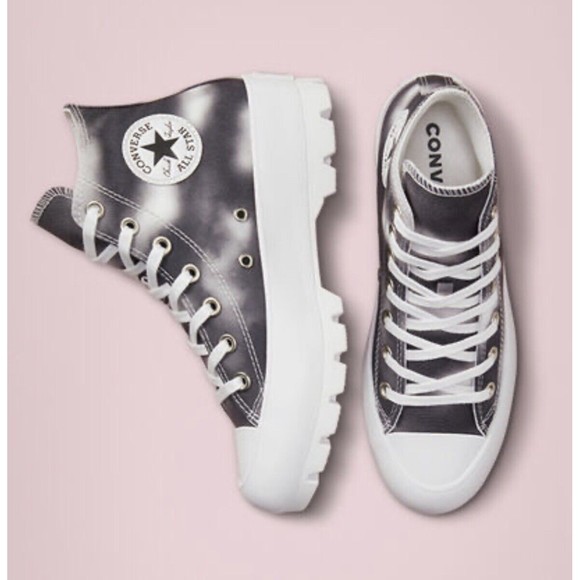 NIB‎ Converse Women's CTAS Lugged Hi Muted Cloud Wash 572564C Storm Wind/… - Picture 2 of 8